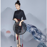 白鹿旗袍写真：紧致性感身材宛如一幅流动的东方画卷