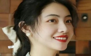 什么发型适合头发多的女生？这4款发型帮你解决发型难题