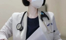 喜欢健身的高颜值女医生胸部丰满,教你如何打造性感完美身材 喜欢健身的高颜值女医生胸部丰满,教你如何打造性感完美身材