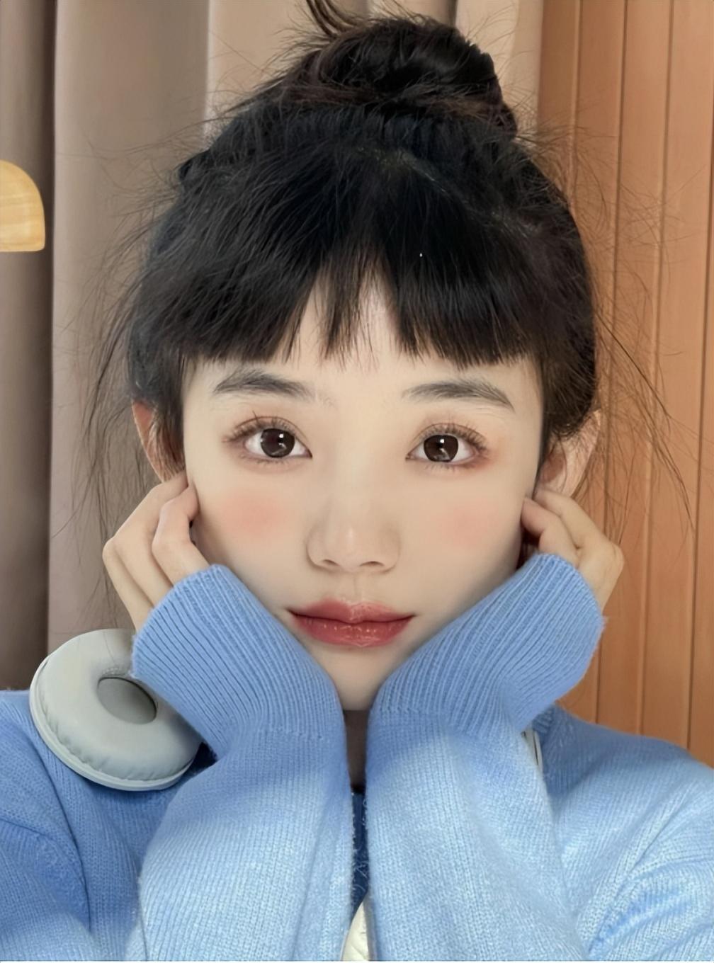 大脸女生适合的发型图_女生脸型发型搭配_女生脸型分类图解