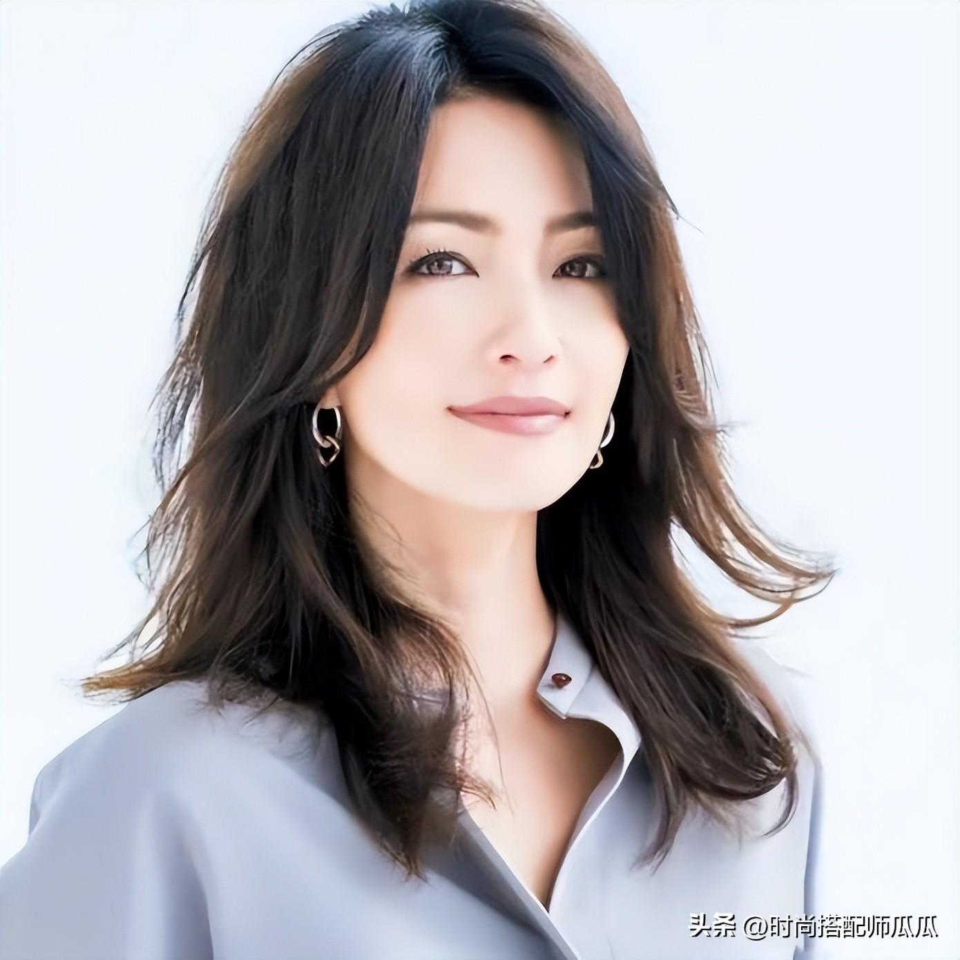 圆脸女生中分卷发_卷发圆脸女生中分图片_中长卷发圆脸