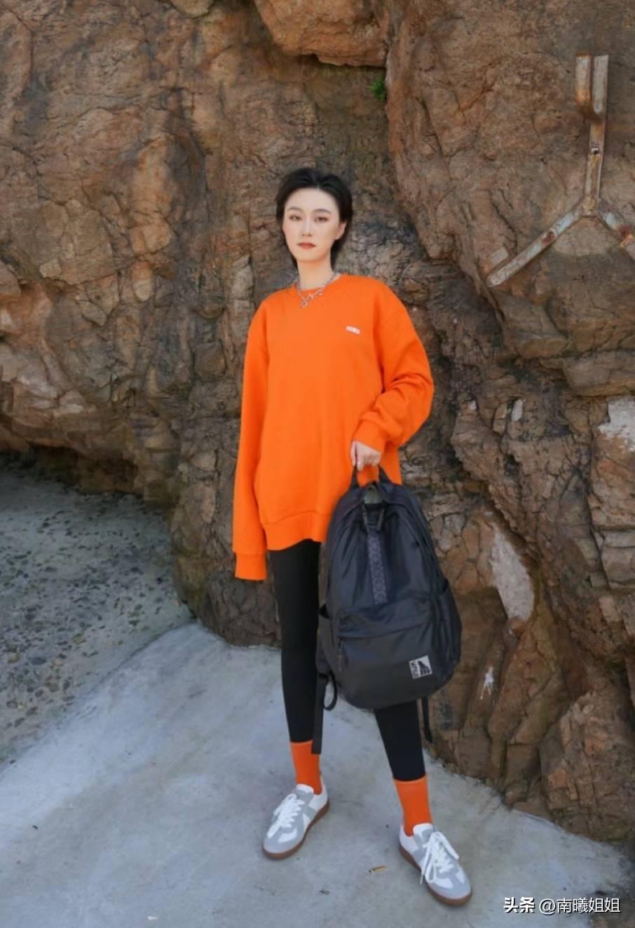 什么颜色卫衣好看_卫衣最好看的颜色_好看卫衣颜色搭配图片