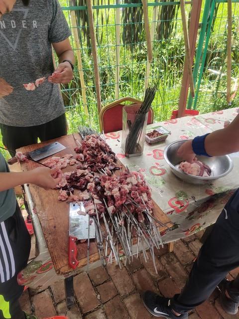 新疆羊肉美食_新疆美食烤全羊_新疆羊的做法