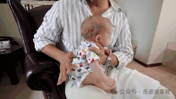 挤出奶水吃到可以喝水吗_奶挤出来可以直接喂宝宝吗_可以挤出奶水但吃不到
