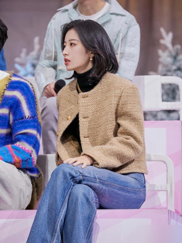 短发女生发型直发图片大全_短直发发型女2020_女生短发直发发型