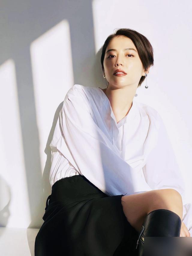 短直发发型女2020_女生短发直发发型_短发女生发型直发图片大全