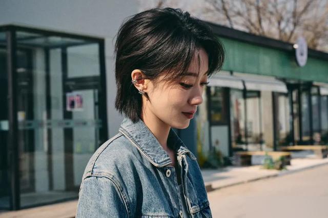 短直发发型女2020_女生短发直发发型_短发女生发型直发图片大全