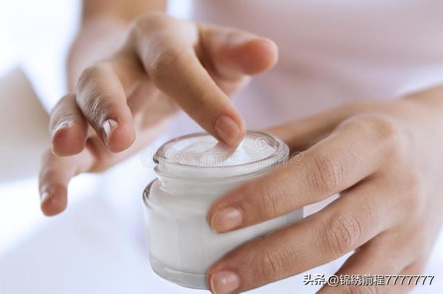 适合妈妈用的爽肤水_爽肤适合妈妈水用还是精华_适合妈妈用的水乳霜