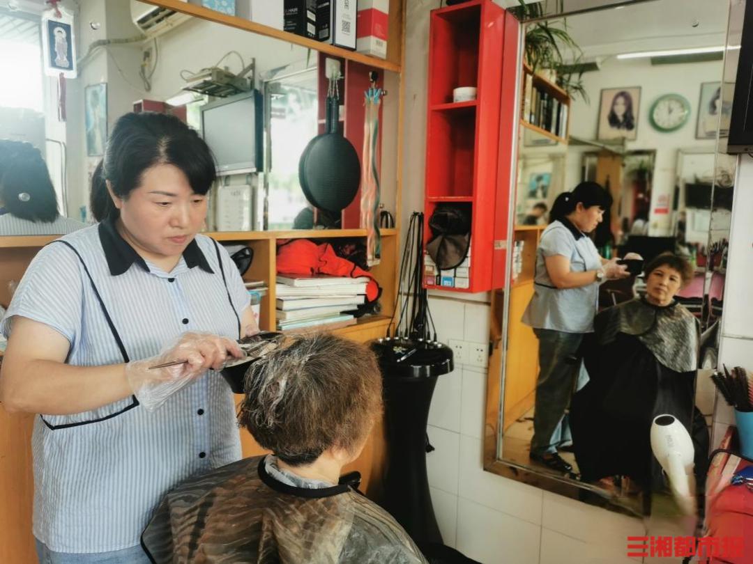 理发师故事情节_理发师本人的故事_理发师故事小班语言教案